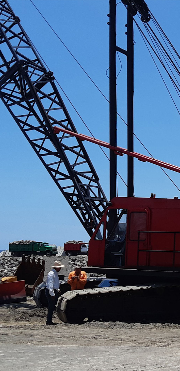 Equipo y maquinaria en obra